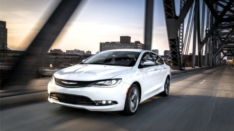 Giấc mơ thấy mua xe ô tô trắng mang ý nghĩa về một khởi đầu mới tràn đầy may mắn và bình an. 