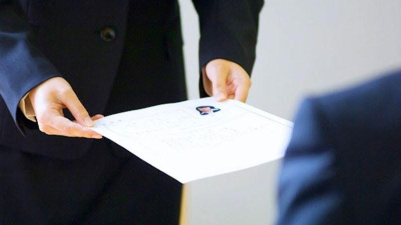 Giấc mơ thấy đi xin việc có thể là một dấu hiệu cho thấy bạn đang đứng trước cơ hội thay đổi hoặc cải thiện công việc hiện tại