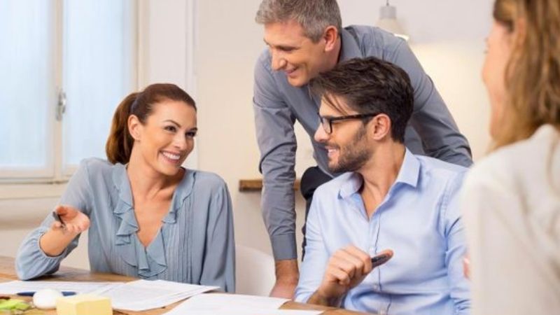 Mơ thấy đi xin việc công ty cũ có thể là những cơ hội bạn đã bỏ lỡ hoặc kỷ niệm gắn liền với công ty cũ