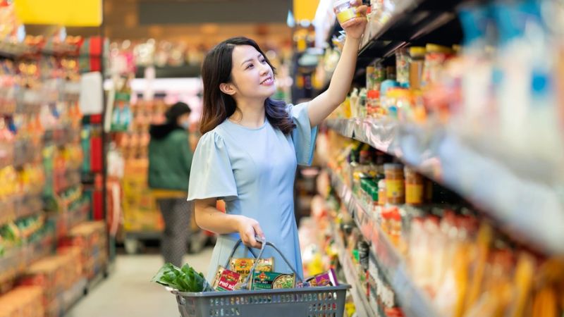 10 mẹo mua sắm Tết tiết kiệm mà vẫn sung túc Áp dụng mẹo để mua đồ Tết giá rẻ (Nguồn: Dân Trí)