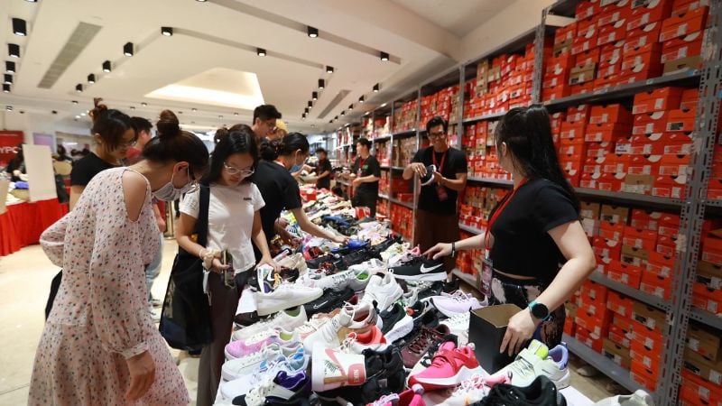 Theo dõi các chương trình khuyến mãi để mua hàng với mức giá ưu đãi, tiết kiệm. 