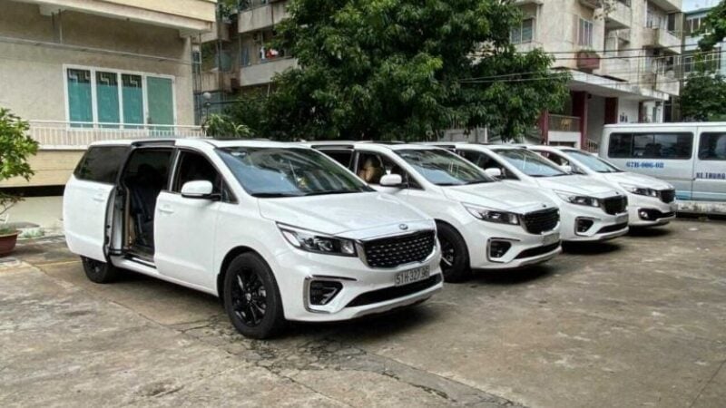 Bảng giá thuê xe 7 chỗ ngày Tết mới nhất 2026 Giá thuê xe 7 chỗ ngày Tết 2026 có thể thay đổi tùy vào dòng xe, lộ trình và dịp cao điểm