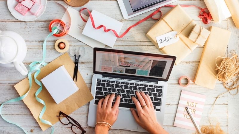 Cách bán hàng online hiệu quả cho người mới kinh doanh Thường xuyên theo dõi hiệu quả bán hàng để kịp thời điều chỉnh chiến lược