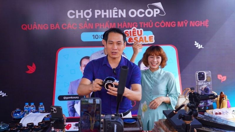 Mẫu kịch bản livestream bán hàng giúp chốt đơn hiệu quả Sản phẩm công nghệ cũng là mặt hàng được livestream bán hàng phổ biến