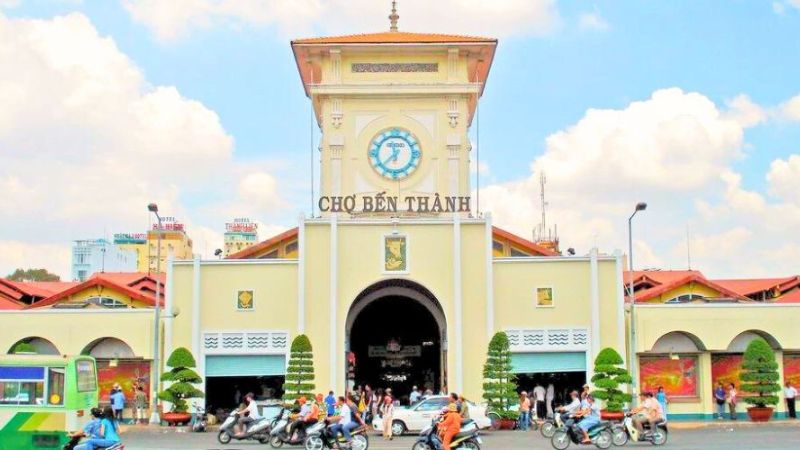 Muốn bán hàng online lấy hàng ở đâu? 7 nguồn hàng giá tốt Các khu chợ đầu mối như chợ Bến Thành là nguồn hàng online giá tốt cho người mới kinh doanh