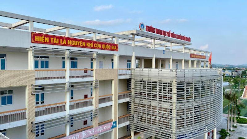 Khu đô thị Hồ Xương Rồng: Vị trí, tiện ích, tiềm năng dự án Người dân khu đô thị Hồ Xương Rồng di chuyển đến trường học thuận tiện (Nguồn: Trường THPT Chuyên Thái Nguyên)