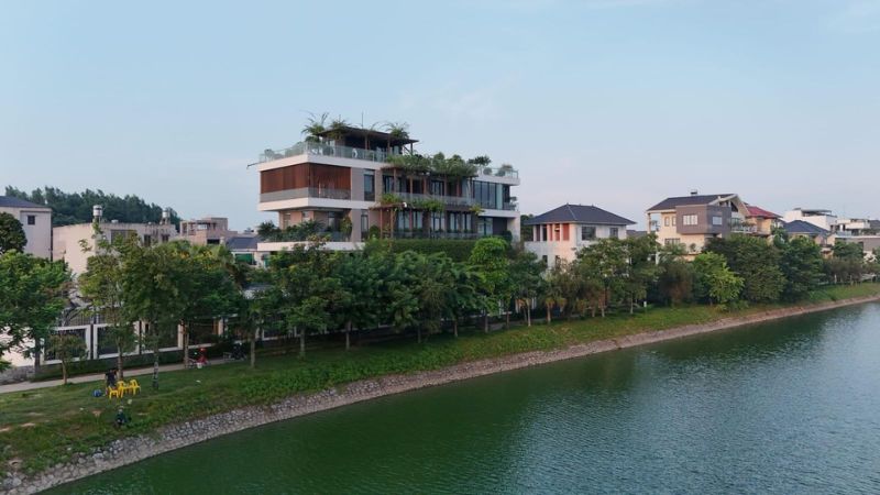 Khu đô thị Hồ Xương Rồng: Vị trí, tiện ích, tiềm năng dự án Khu đô thị Hồ Xương Rồng thoáng mát với hệ thống hồ điều hòa và cây xanh (Nguồn: Duluxe Home)