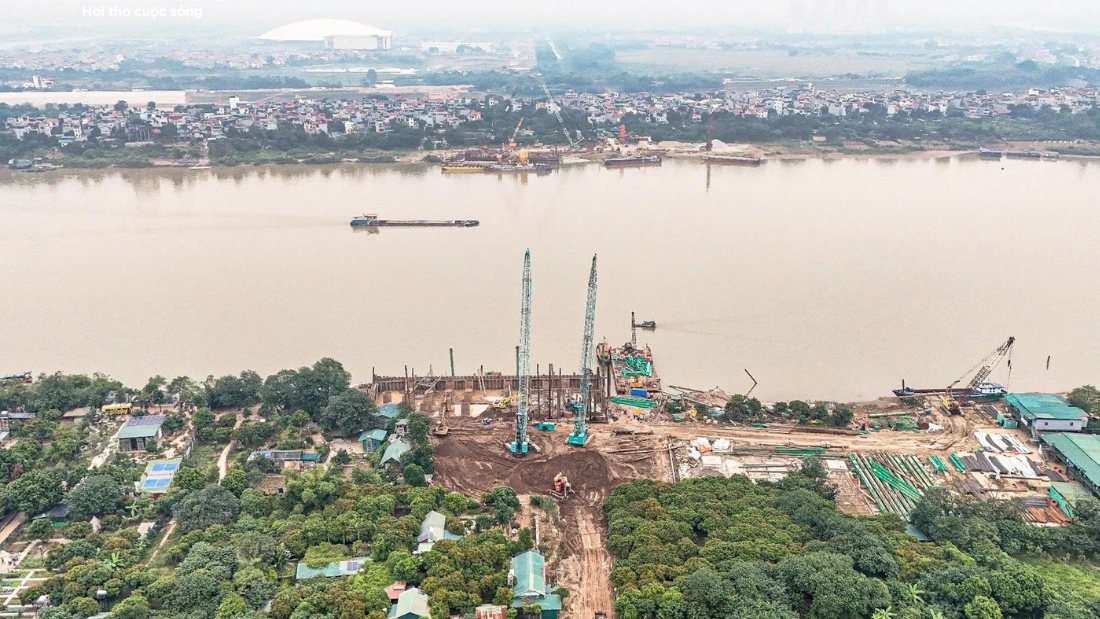 Thị trường bất động sản Hà Nội 2026: Chu kỳ tăng trưởng mới và xu hướng đầu tư Cận cảnh dự án cầu Tứ Liên đang được xây dựng tại huyện Đông Anh, Hà Nội