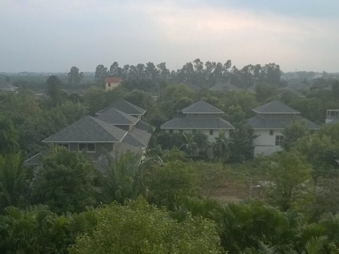van-giang-nhin-tu-tren-cao Khu biệt thự mái ngói xám giữa cây xanh ở Văn Giang, Hưng Yên nhìn từ trên cao